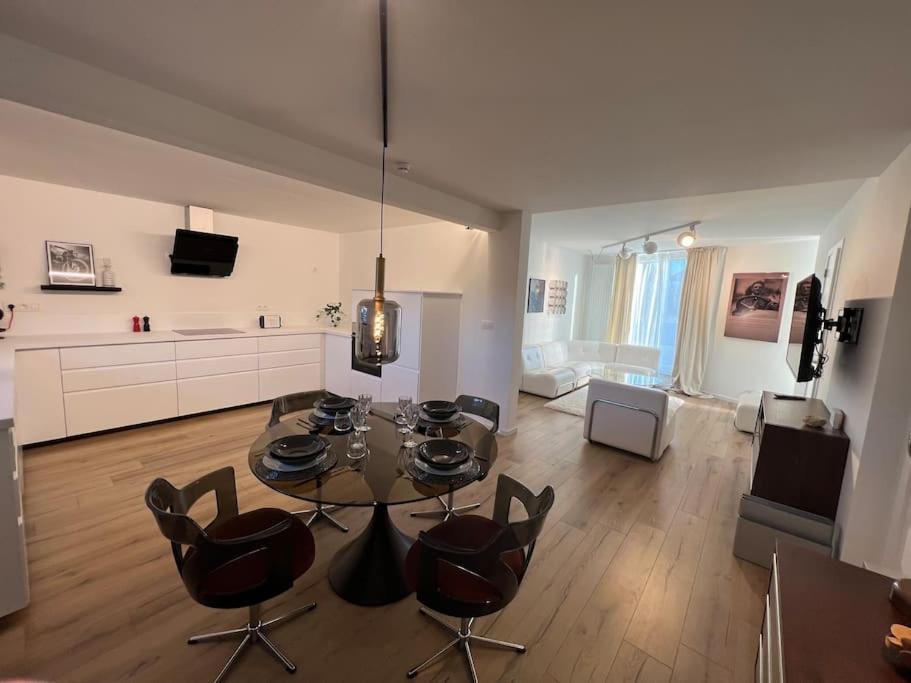 Charmant Appartement Au Look Design モンス エクステリア 写真
